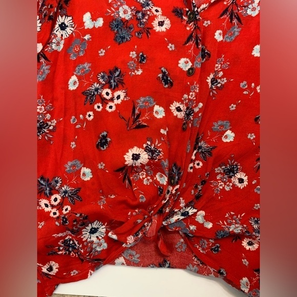 Red floral Rewind tie-up Blouse Sz Med NWOT - Picture 8 of 8